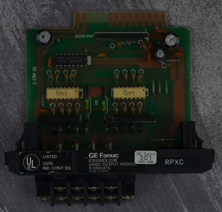 GE Fanuc IC610MDL151B 24VDC Output Module 8 Circuits (Missing Cover)