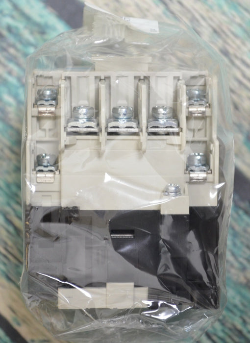 New Open Box Mitsubishi S-N21AC200V Contactor 32A AC200V Coil 2a2b Aux