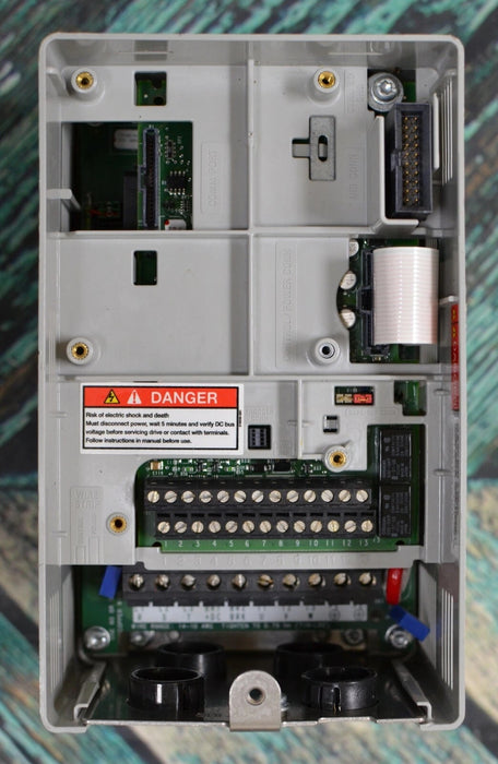 Allen-Bradley PowerFlex 70  20AD3P4A0AYNNNC0 /A 2 HP, 480 VAC, 3.4 AC Drive 2014