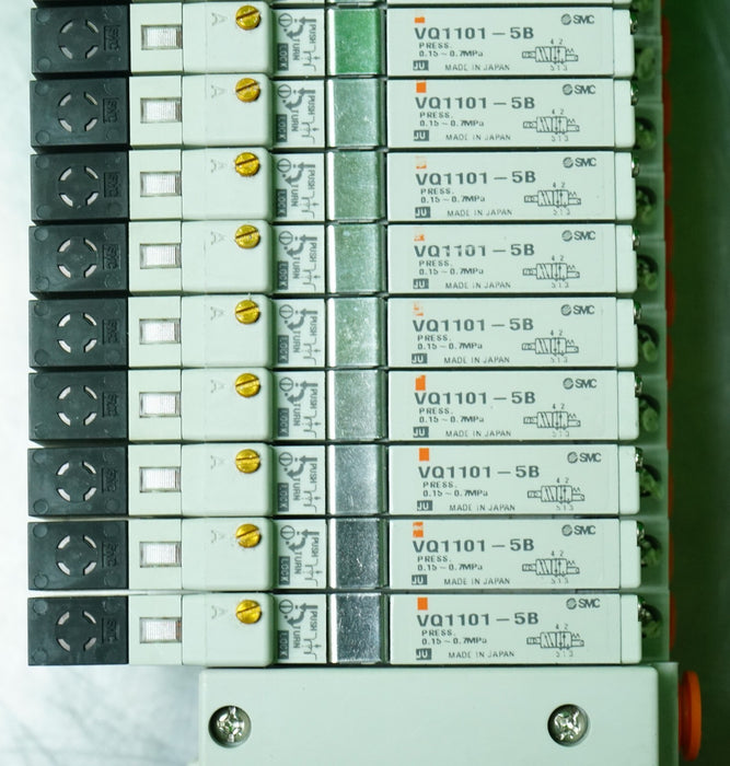 SMC EX120-SDN1 Serial Interface Unit SQ w/ (16) Solenoid Valves 24VDC Valve