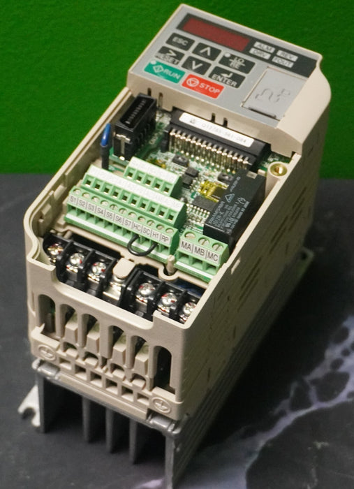 Yaskawa CIMR-VA2A0004BAA V1000 Variable Frequency Drive Tested Good