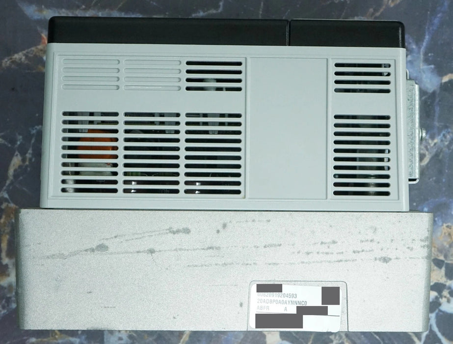 Low Hours Allen-Bradley POWERFLEX 70 5 HP 20AD8P0A3AYNNNNC0 Series A FRN: 5.001