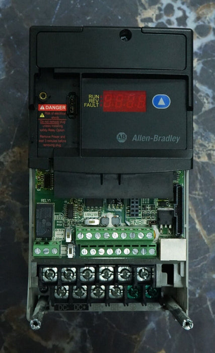 Allen-Bradley 22D-D4P0N104 PowerFlex 40 2HP Drive Tested Good FRN:2.01