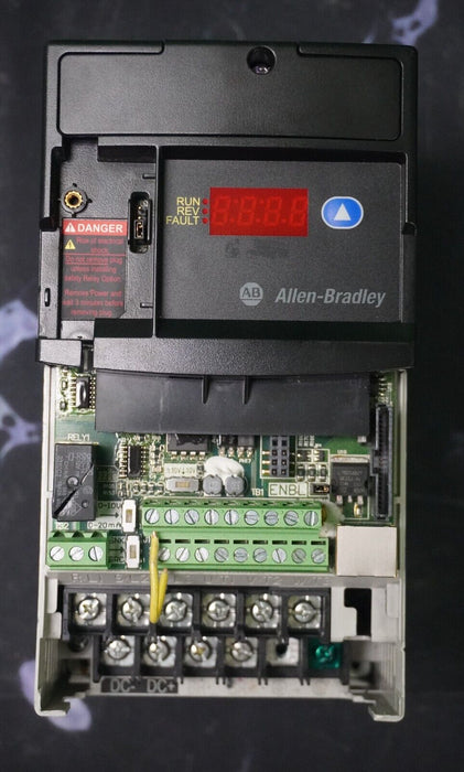 Allen- Bradley 22D-D4P0N104 Power Flex 40P Drive 2HP Ser. A FRN: 2.01