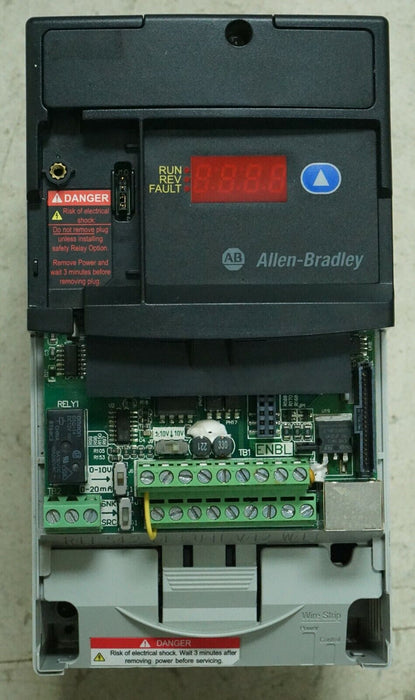 Zero Hours 22D-D4P0N104 Allen Bradley Power Flex 40P Drive 2HP Ser.A FRN:2.01