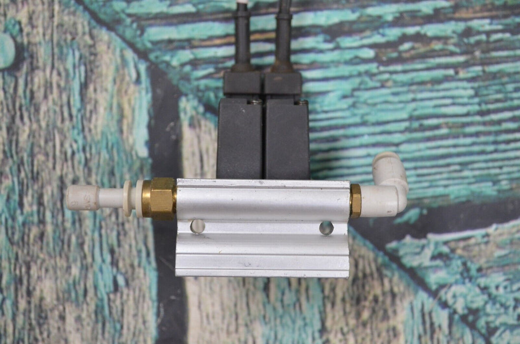 SMC VZ110-5M0Z-M5 (VZ1105M0ZM5) Solenoid Valve with Mounted Aluminum Manifold