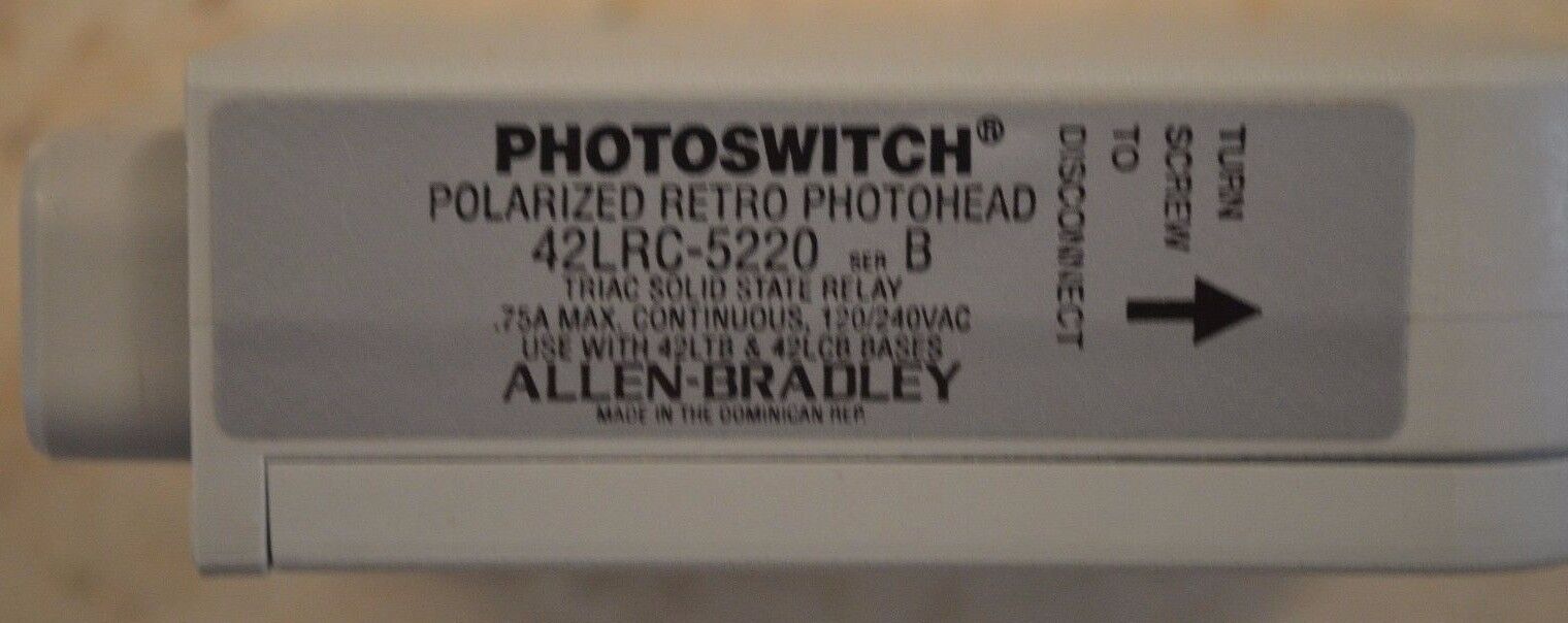 New Allen Bradley Photoelectric Red Line Series 5000 42LRC-5220 Quantity