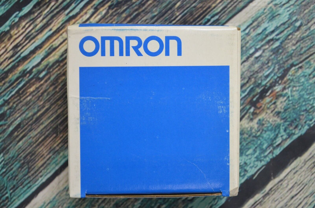 New In Box OMRON TL-X10E2 Proximity Switch Quantity 10 - 40 VDC 2M