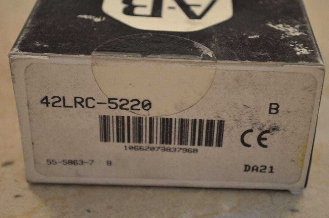 New Allen Bradley Photoelectric Red Line Series 5000 42LRC-5220 Quantity