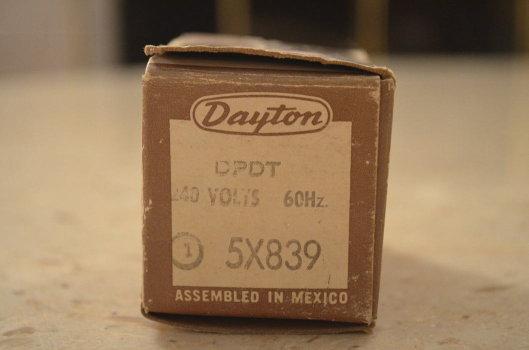 NEW Dayton 5X839 General Purpose Relay 240 Volt 60 Hz Coil