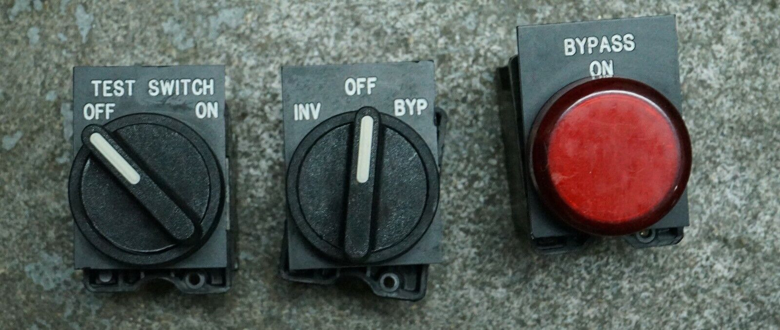 Lot of 3 Position Switches Schneider Electric Telemecanique ZB2-BE101, ZB-2BE102