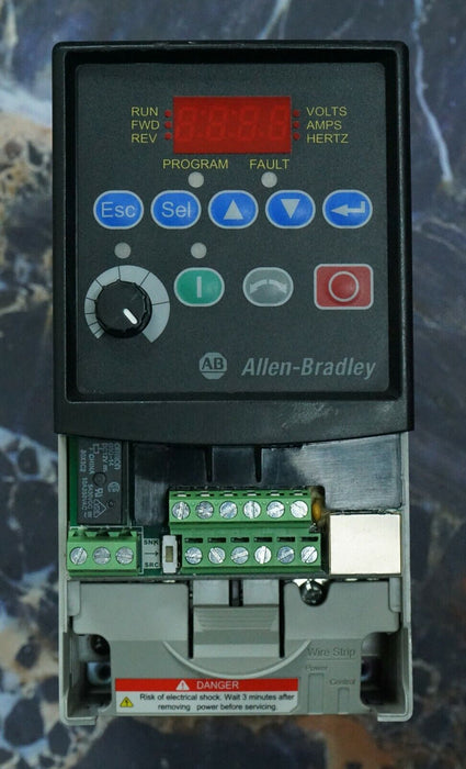 Allen Bradley PowerFlex4 1/2HP 22A-D1P4N104 Tested Good FRN:6.01