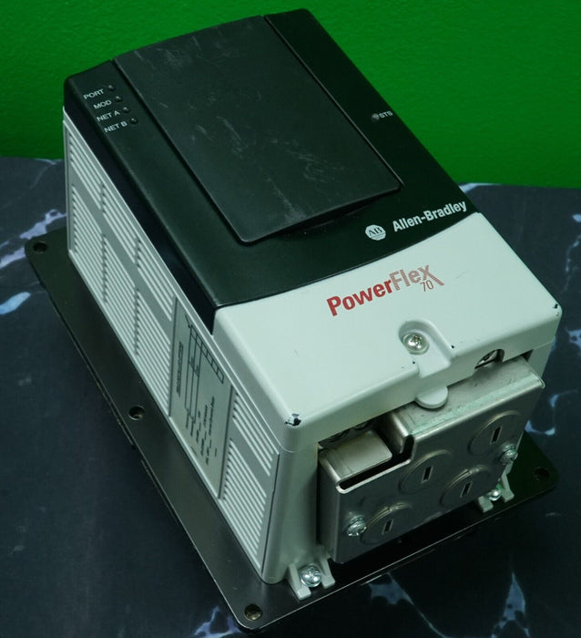 New Allen-Bradley PowerFlex 70 1/2 HP 20AD1P1F0AYNNNNN 480VAC FRN:2.001