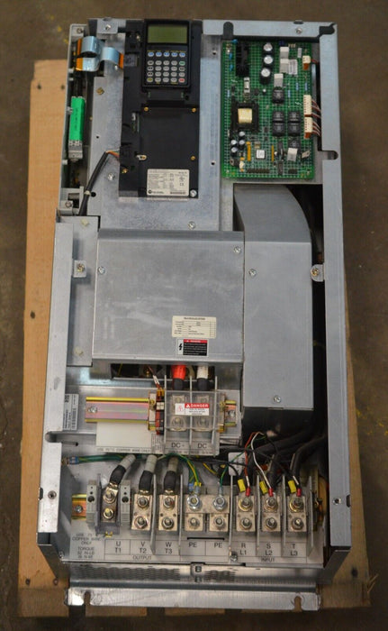 LOW HOURS Allen Bradley 20BD180A2ANNAND0 SERIES B Powerflex 700 DRIVE VFD 150HP