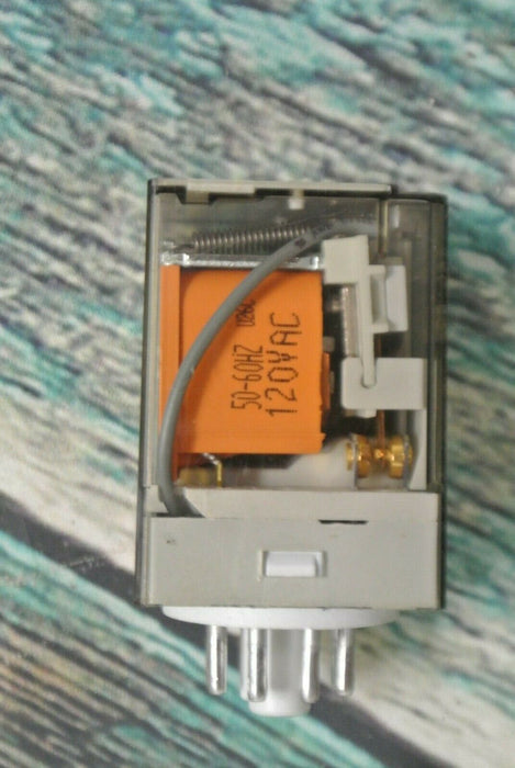 Allen Bradley 700-HAX2A1-4 Relay, Ser. D, 6A 250V