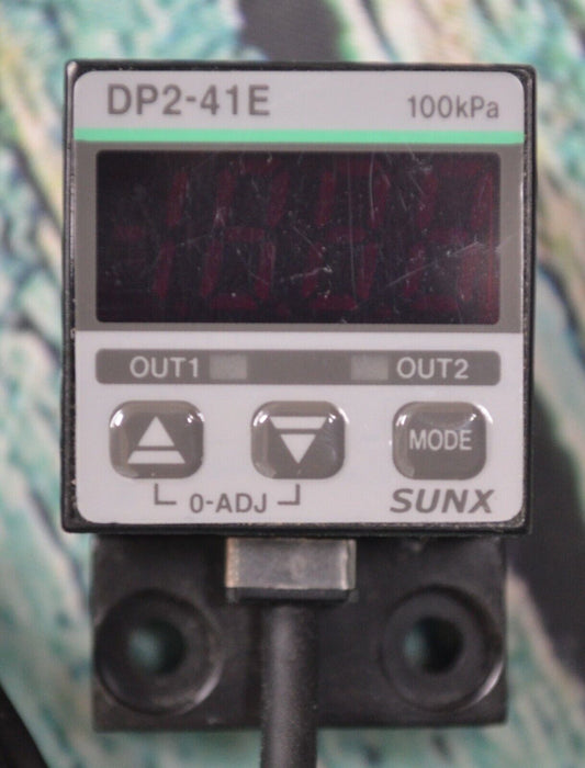 New SUNX DP2-41E digital pressure sensor  DP2 Series Led Display UDP241