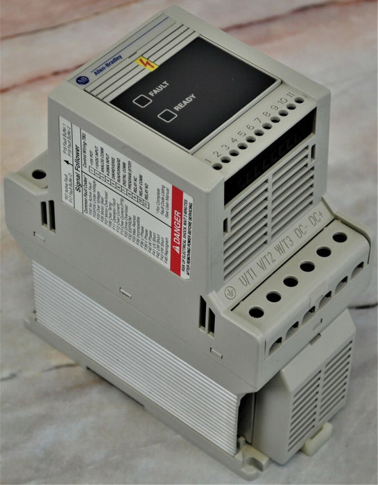 Allen Bradley 160-BA03NSF1 Variable Speed Drive 1Hp 480 VAC With 160-B1 Tested