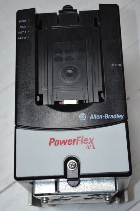 Allen-Bradley PowerFlex70 20AD3P4A0AYNNNC0 2 HP 480 VAC 3.4 AC Drive FRN:5.001