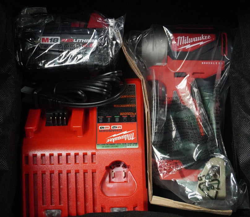 New Milwaukee 2850-21XC Cordless LITHIUM-ION 1/4" impact driver Kit with Bit Set