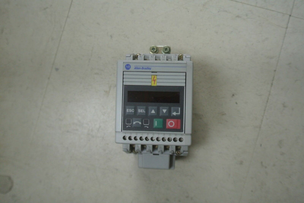 Allen Bradley 160-BA04NPS1 Ser B 2 HP Variable Speed Drive FRN 5.01