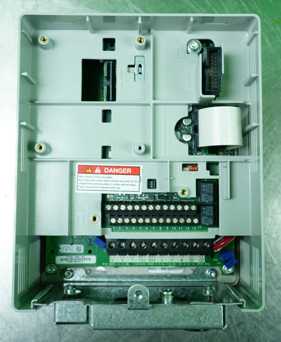 Allen-Bradley PowerFlex 70 3HP 20AB9P6A0AYNNNC0 240 VAC Clean Tested FRN:5.001