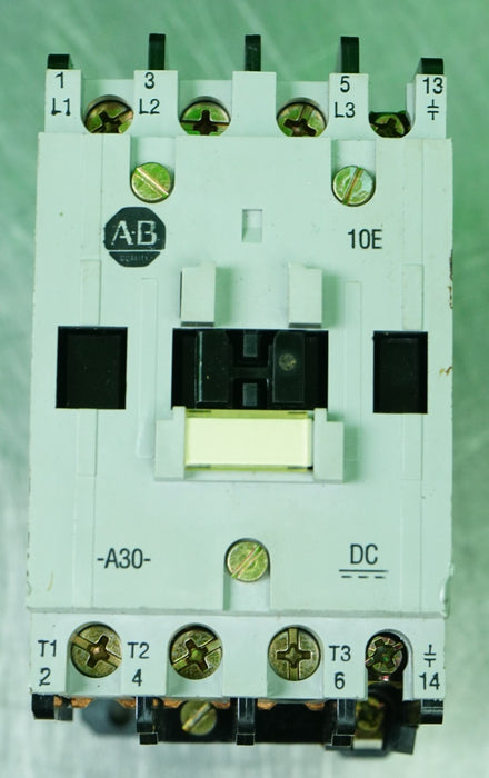 New ALLEN BRADLEY CONTACTOR 100-A30N Z243