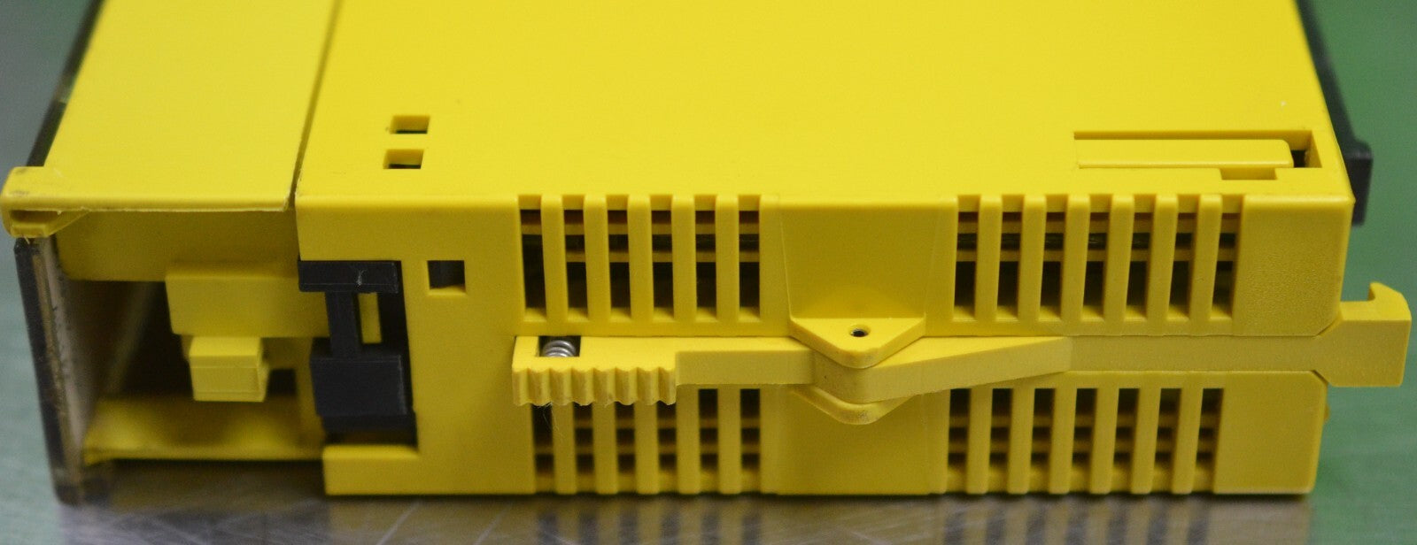 Fanuc A03B-0807-C103#D AID16C#D I/O Model A Output Module 16PT 24VDC, Parts Only