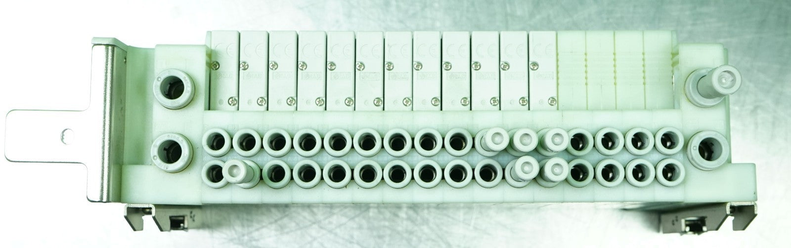 SMC 16 Position Valve Block Assembly with 12 SY3200-5UI-NA Valves