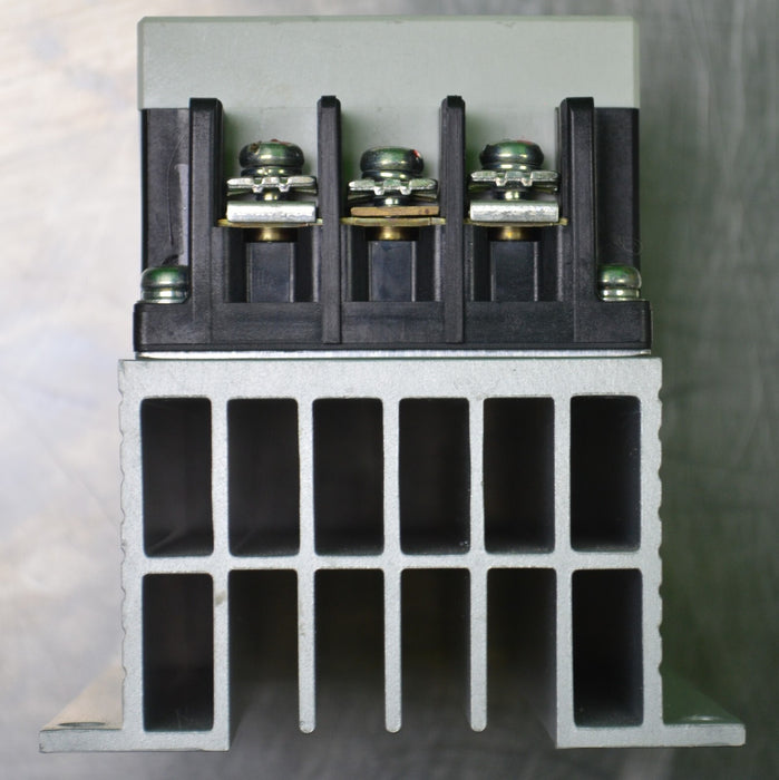 Fuji SS302E-3Z-D3 Solid State Contactor 24vdc Coil*