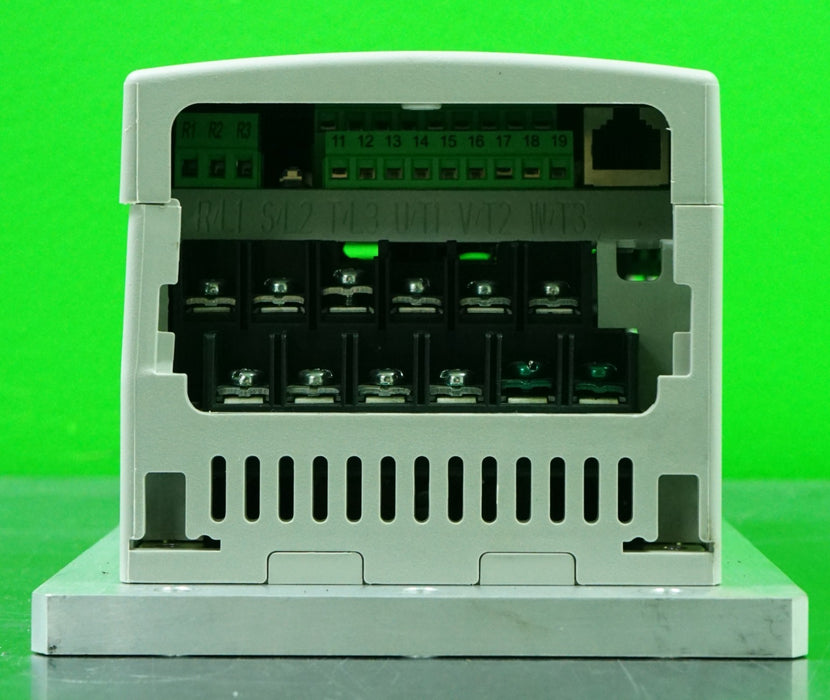 Allen-Bradley 22B-D1P4H204 PowerFlex 40 0.5HP 3Ph FRN 6.01 Tested Good