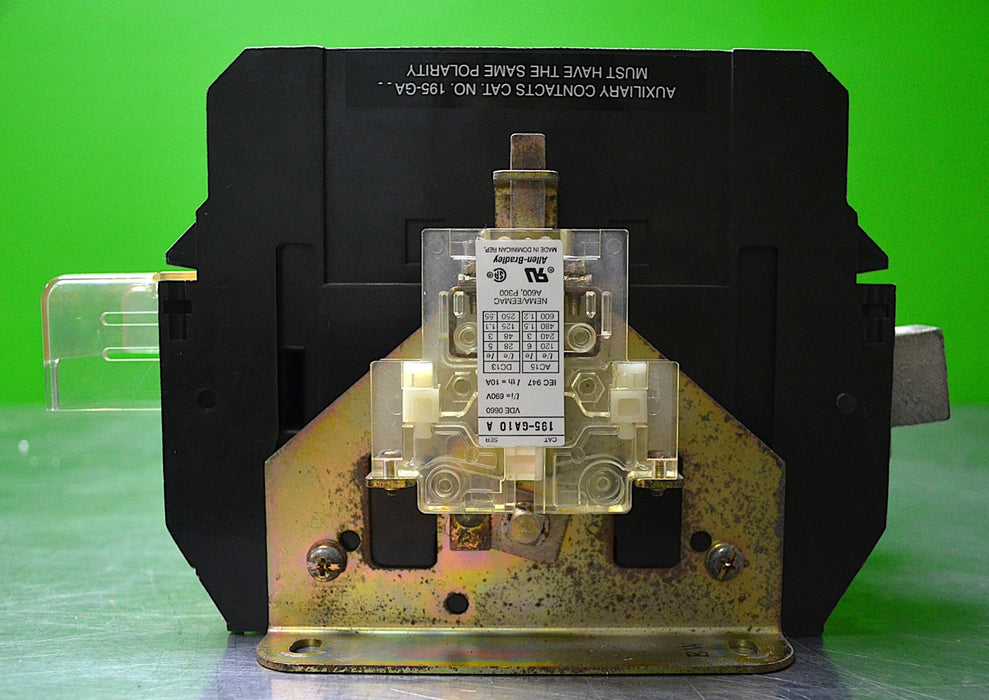 Allen-Bradley 194R-NJ200P3 200 AMP Disconnect Switch 3P 600VAC w/Handle 195-GA10