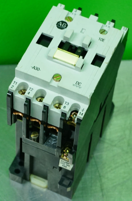 New ALLEN BRADLEY CONTACTOR 100-A30N Z243